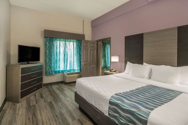 La Quinta Inns and Suites Clarksville